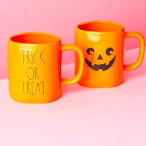 RAE DUNN 2pk Ceramic Trick Or Treat Mugs New in box